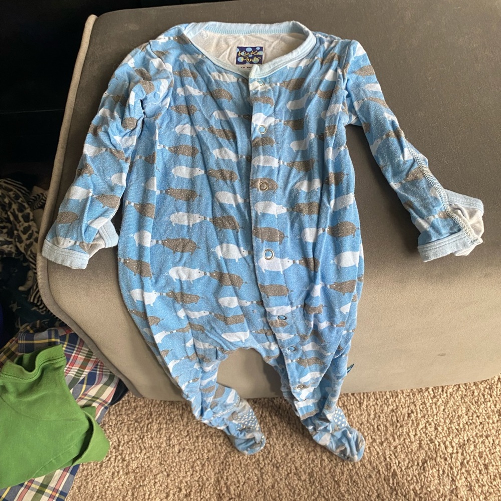 Kickee Kissing Pigs Footie Pajamas